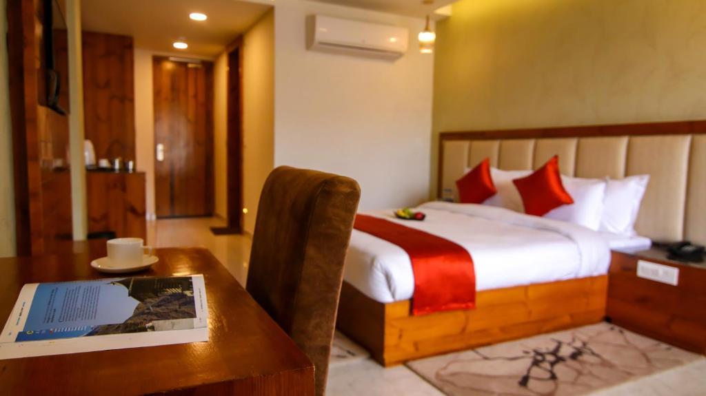 Golden Fern Resort Shimla Exterior photo